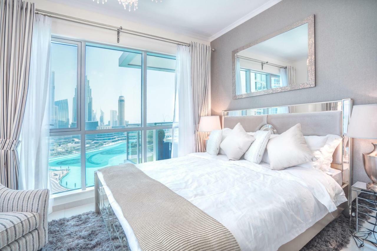 Elite Royal Apartment - Full Burj Khalifa & Fountain View - Crystal دبي المظهر الخارجي الصورة
