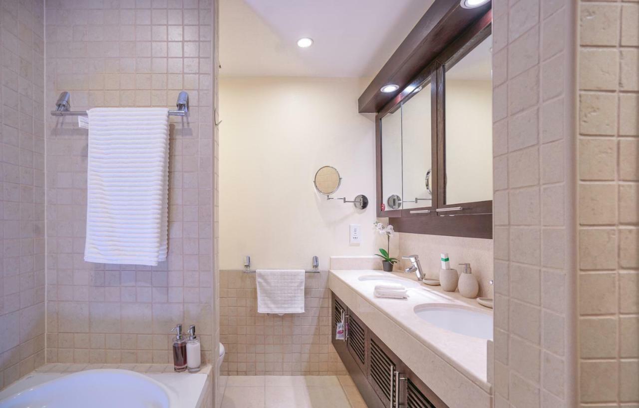Elite Royal Apartment - Full Burj Khalifa & Fountain View - Crystal دبي المظهر الخارجي الصورة